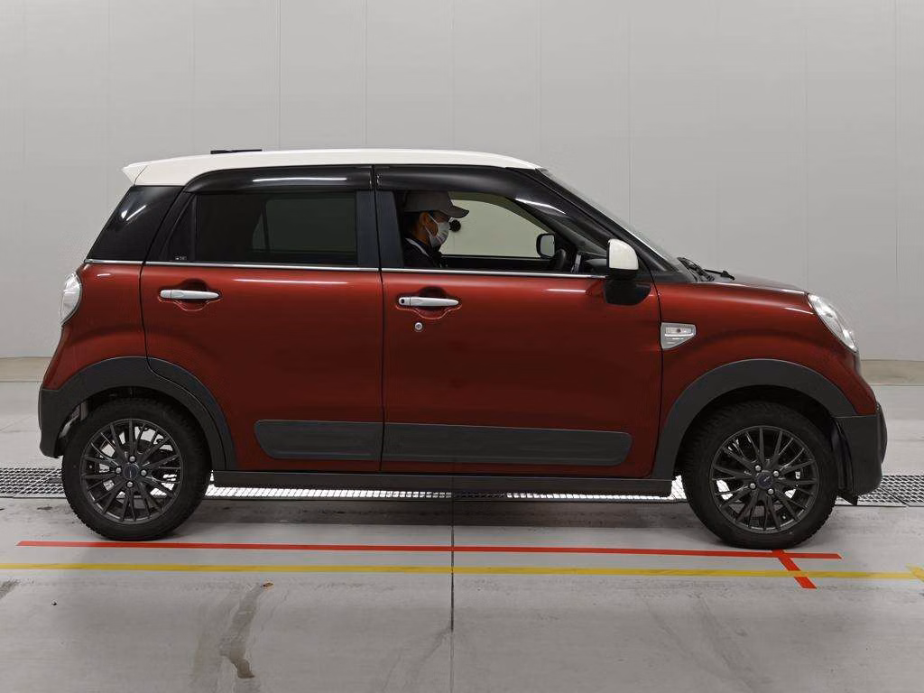 DAIHATSU CAST
