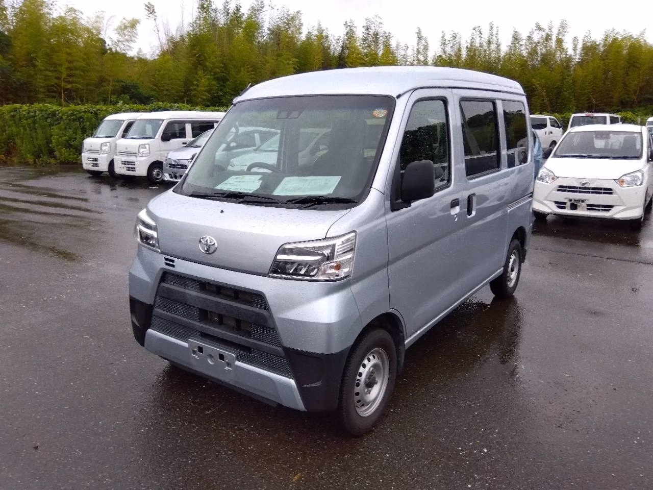 TOYOTA PIXIS VAN