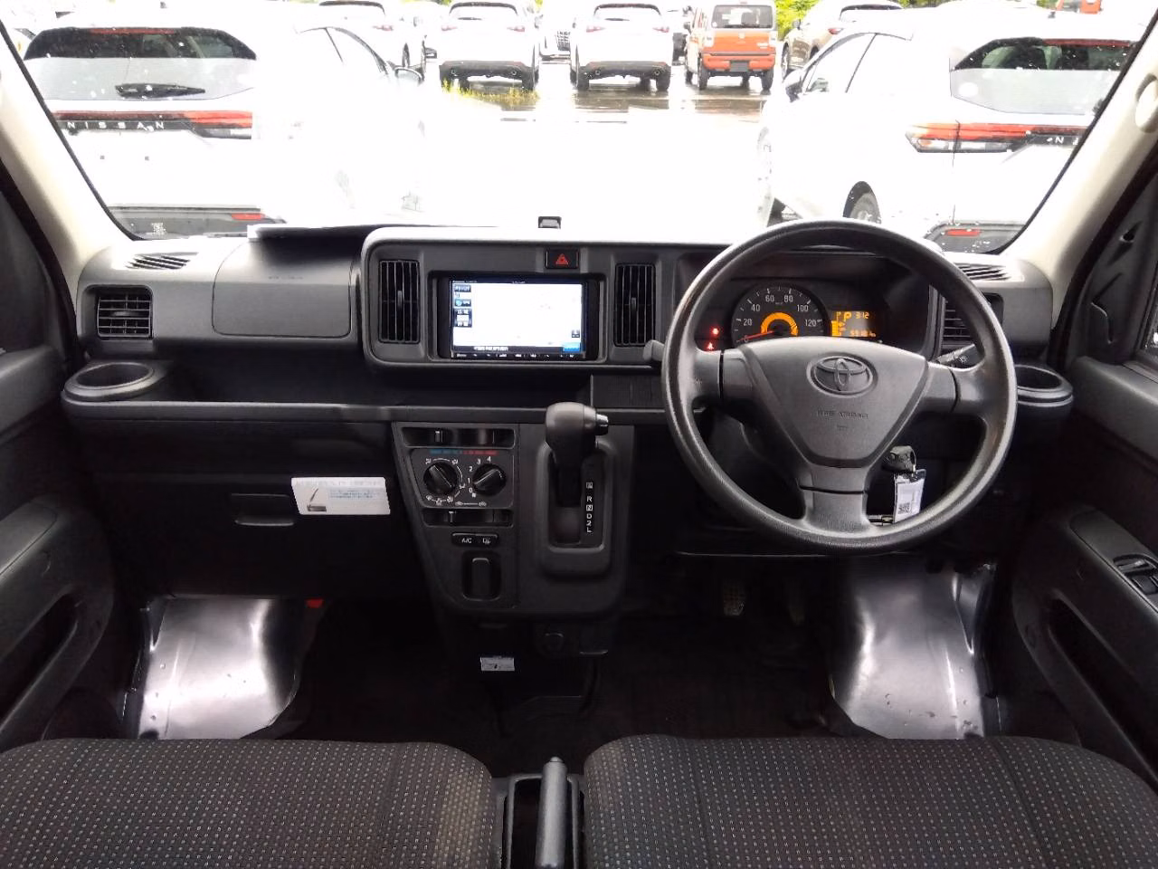 TOYOTA PIXIS VAN