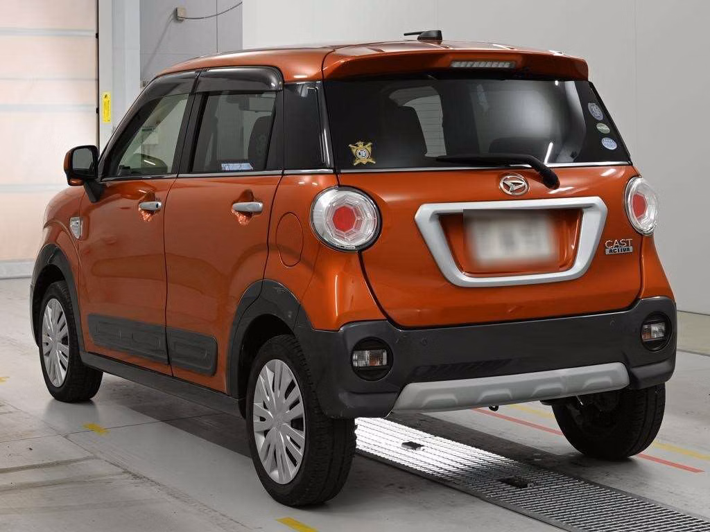 DAIHATSU CAST