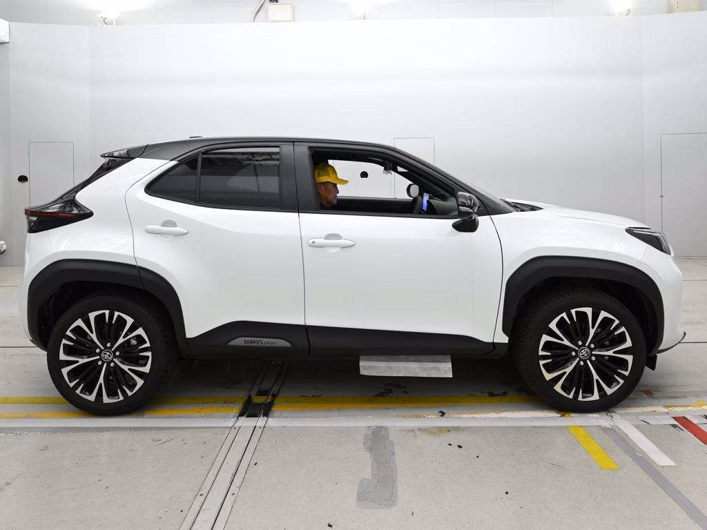 TOYOTA YARIS CROSS