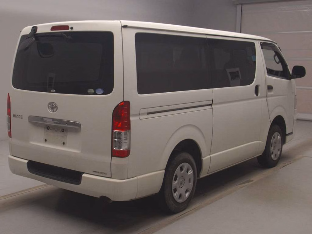 TOYOTA REGIUS ACE