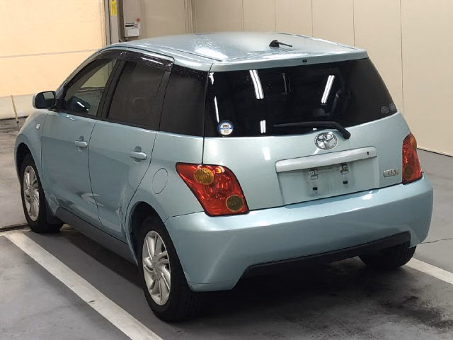 TOYOTA IST