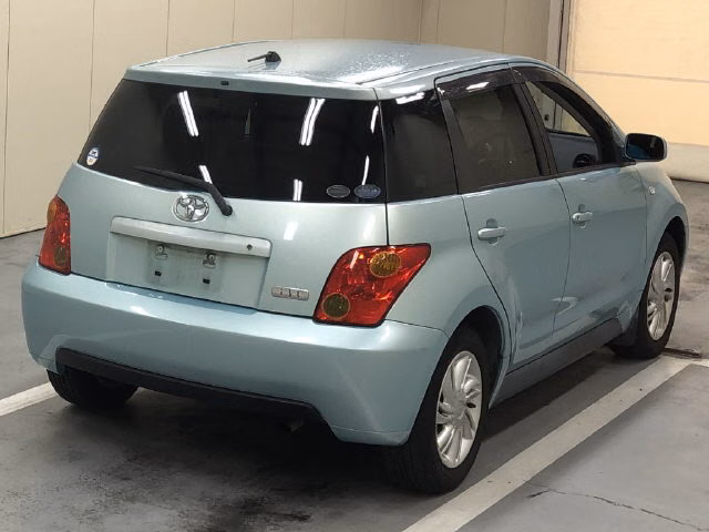 TOYOTA IST