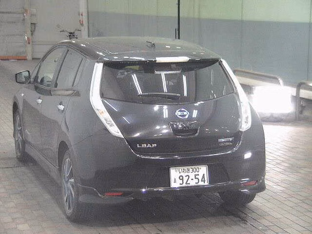 NISSAN LEAF