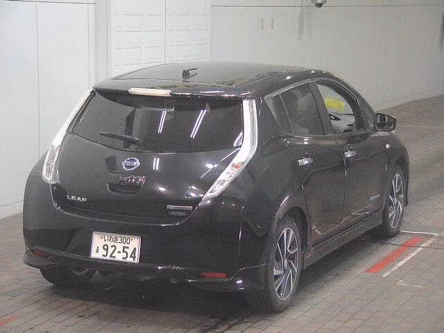 NISSAN LEAF
