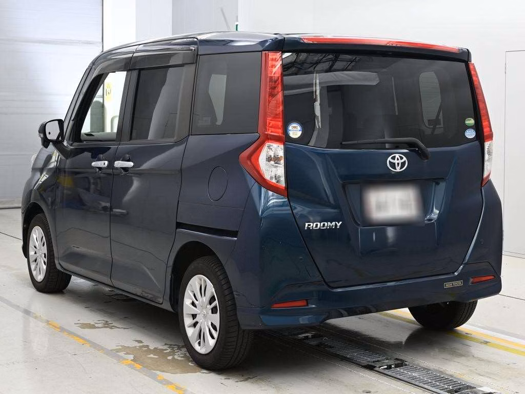 TOYOTA ROOMY
