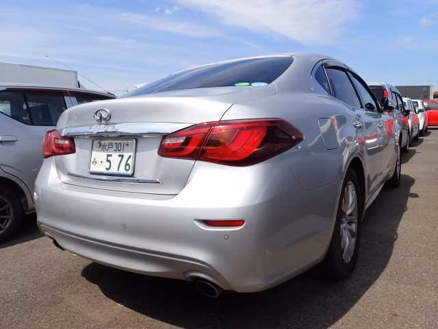 NISSAN FUGA