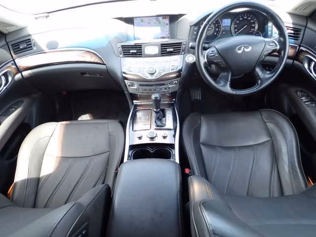 NISSAN FUGA