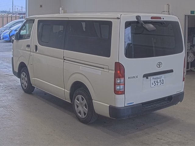 TOYOTA REGIUS ACE