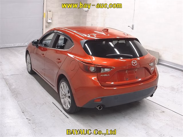 MAZDA AXELA
