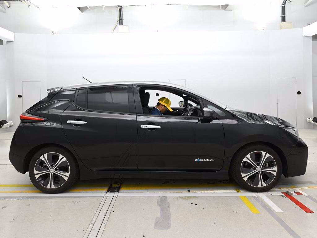 NISSAN LEAF