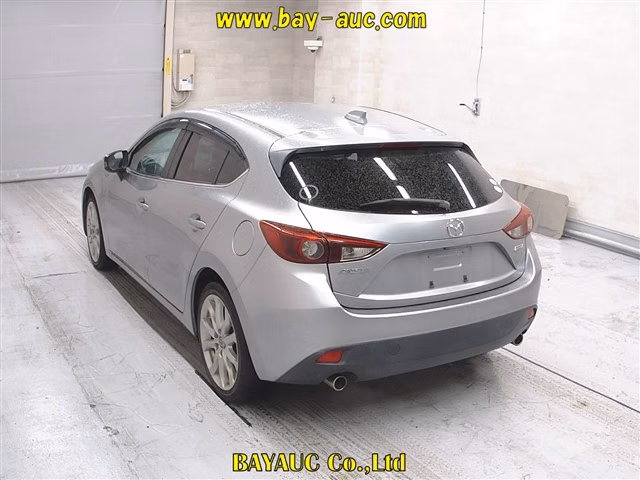 MAZDA AXELA