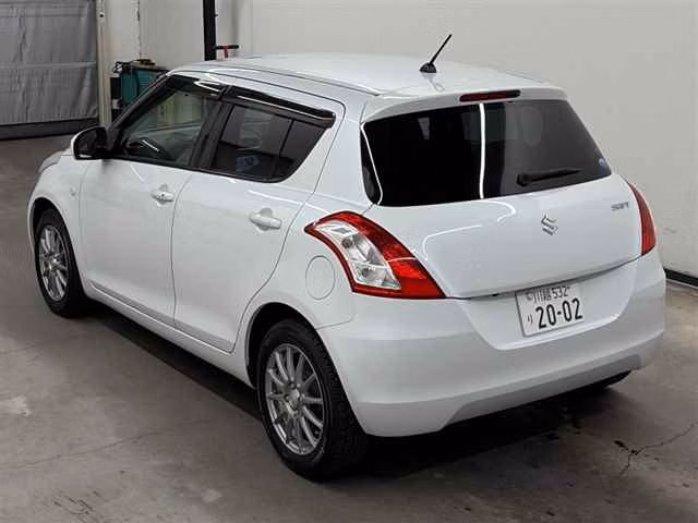 SUZUKI SWIFT
