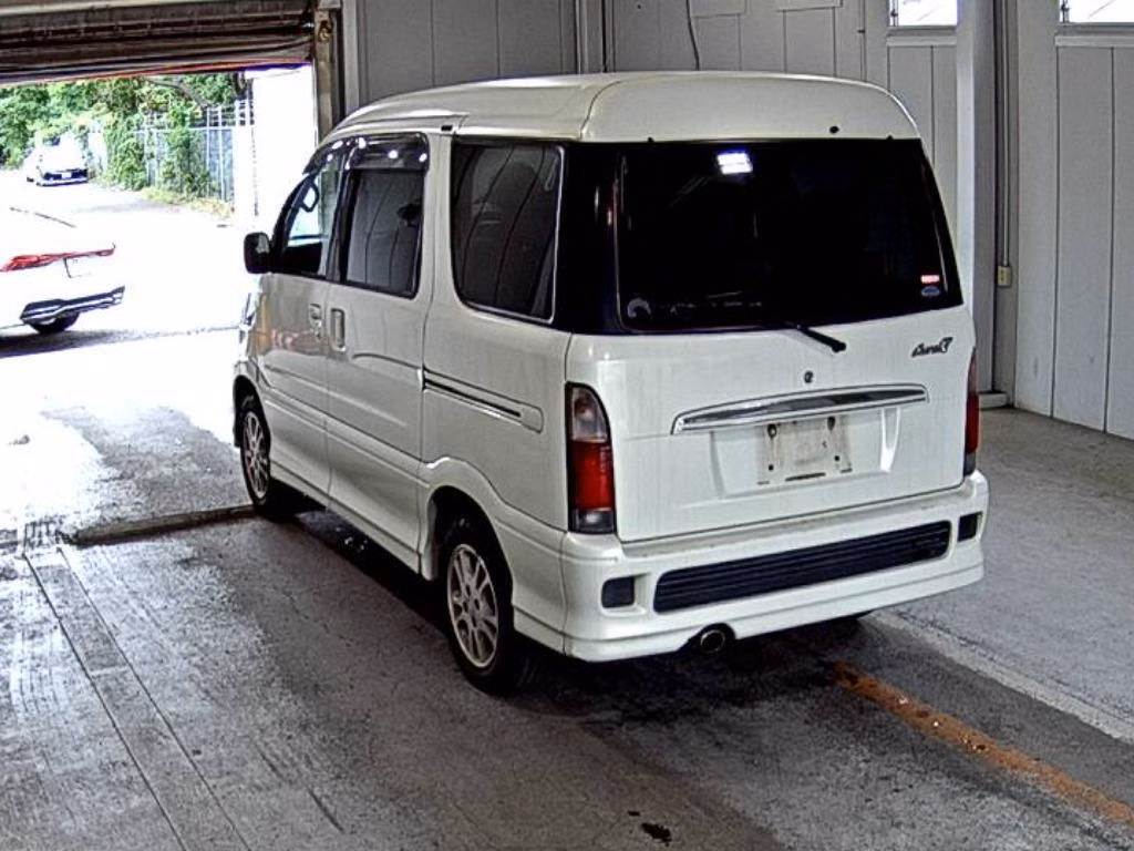 DAIHATSU ATRAI7