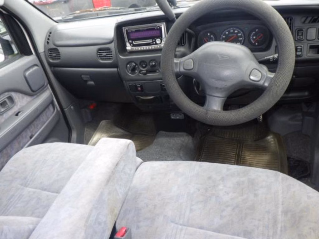 DAIHATSU ATRAI7