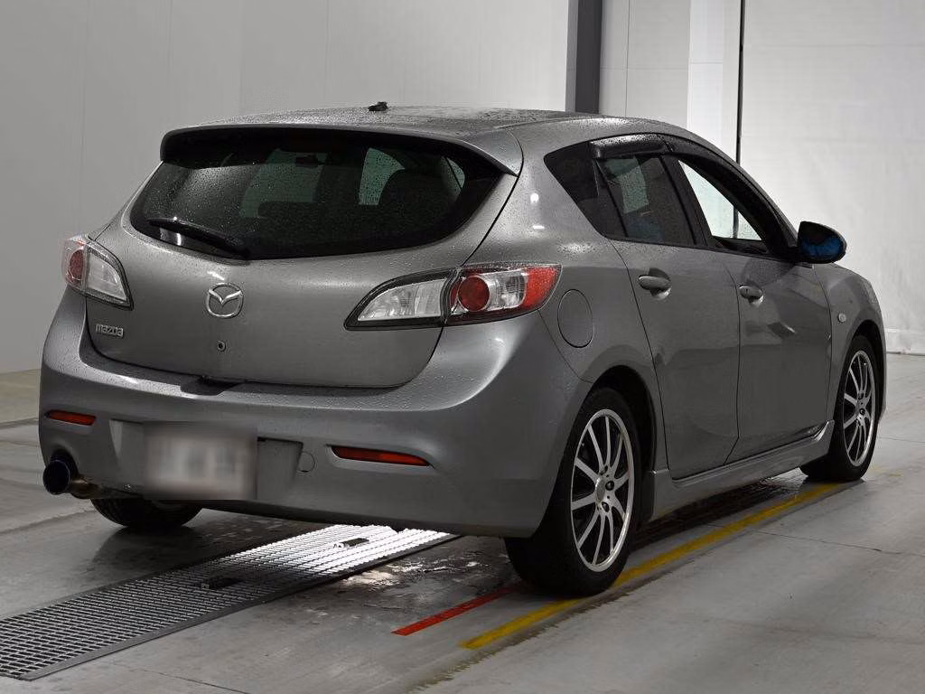MAZDA AXELA