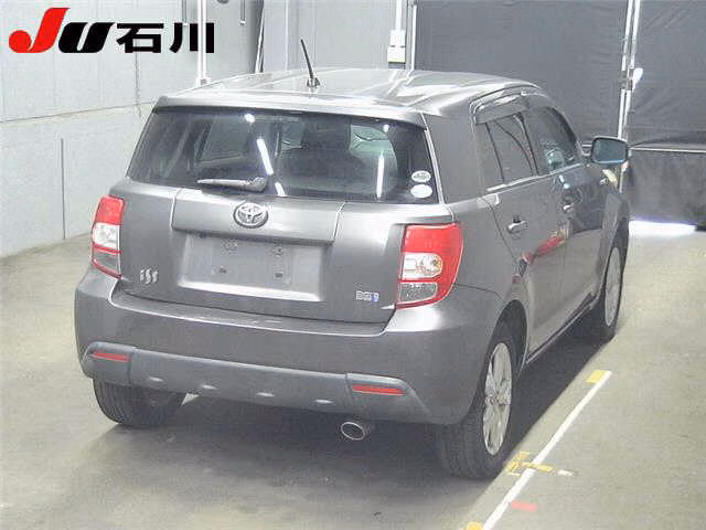 TOYOTA IST