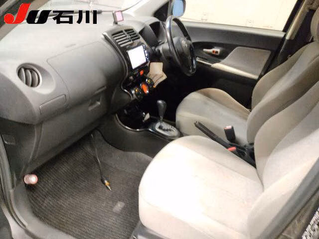 TOYOTA IST