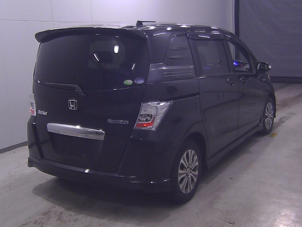 HONDA FREED SPIKE