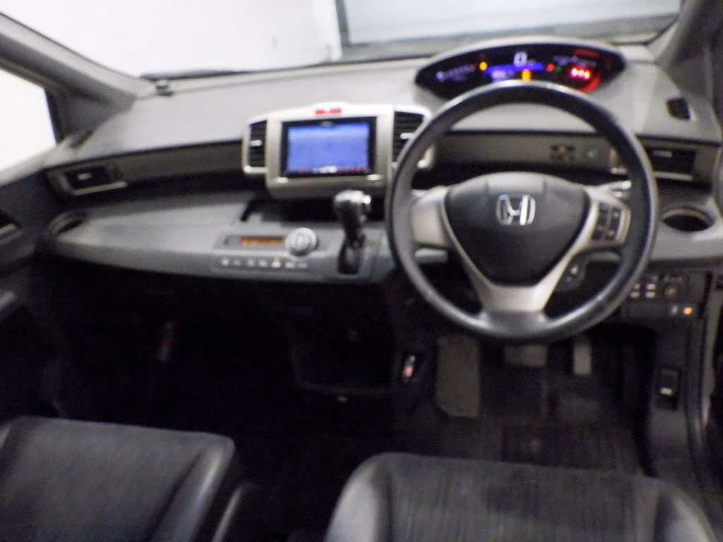 HONDA FREED SPIKE