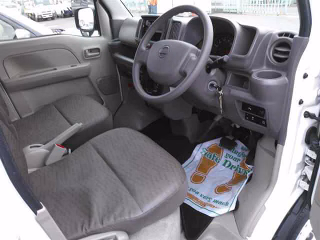 NISSAN NV100 CLIPPER