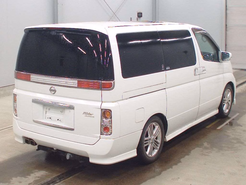 NISSAN ELGRAND