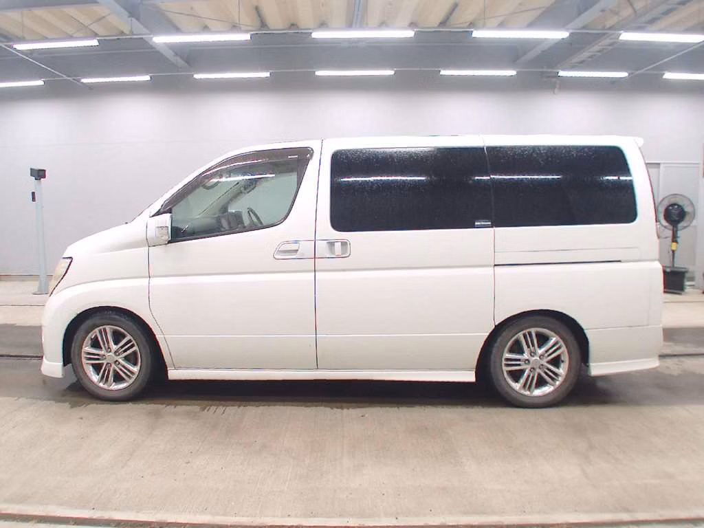 NISSAN ELGRAND