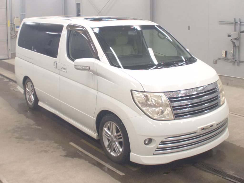 NISSAN ELGRAND