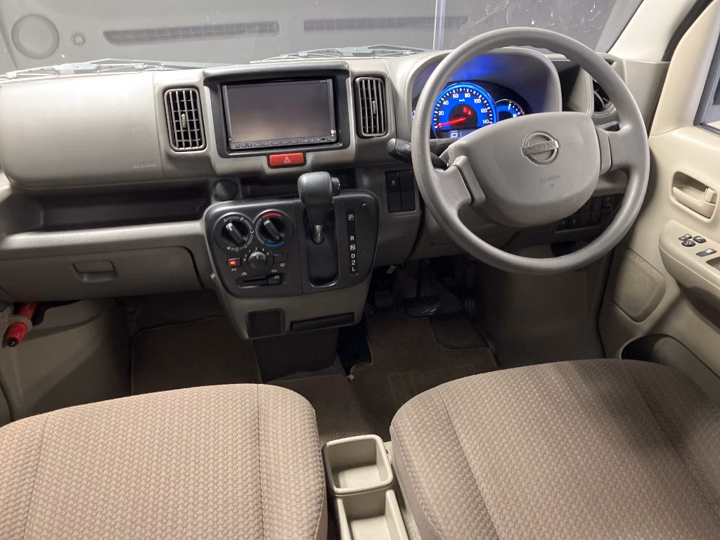 NISSAN NV100 CLIPPER