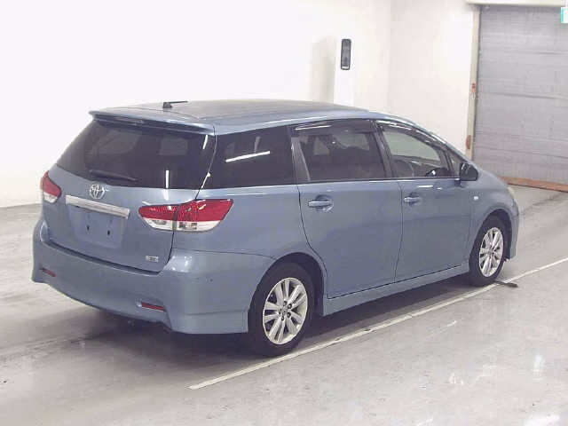TOYOTA WISH