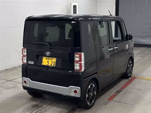 TOYOTA PIXIS MEGA