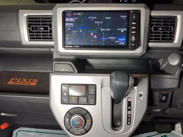 TOYOTA PIXIS MEGA