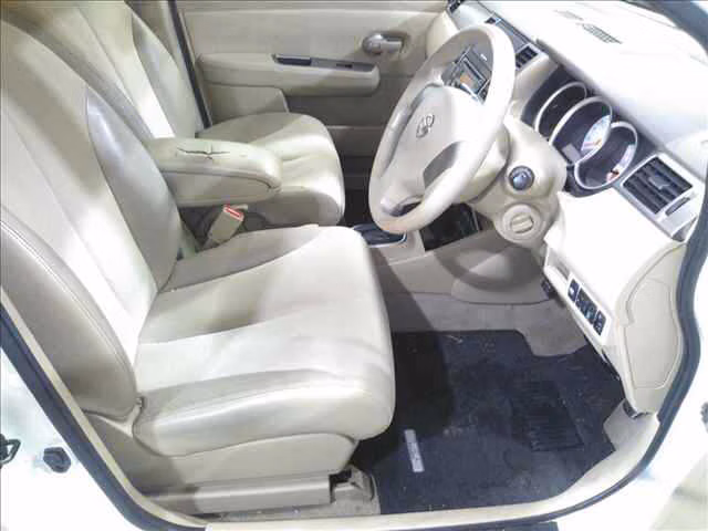 NISSAN TIIDA LATIO