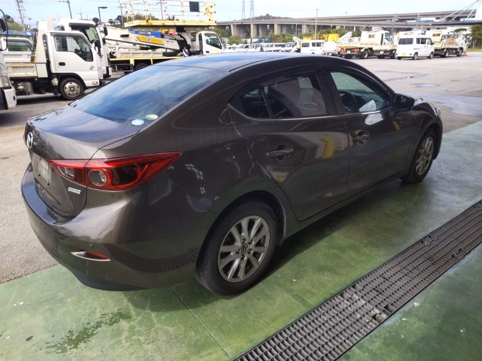 MAZDA AXELA