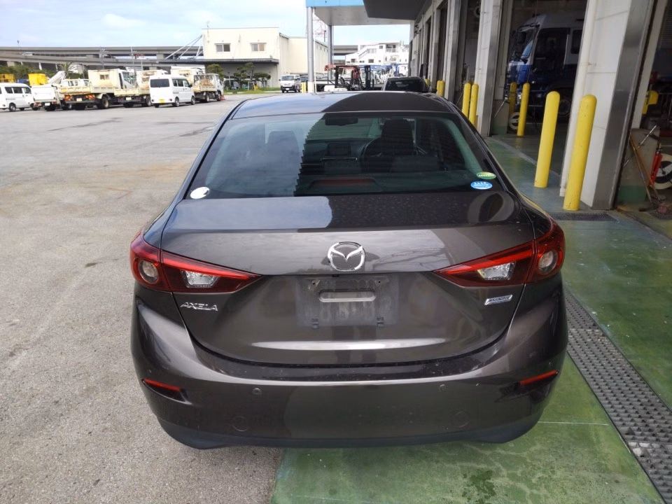 MAZDA AXELA