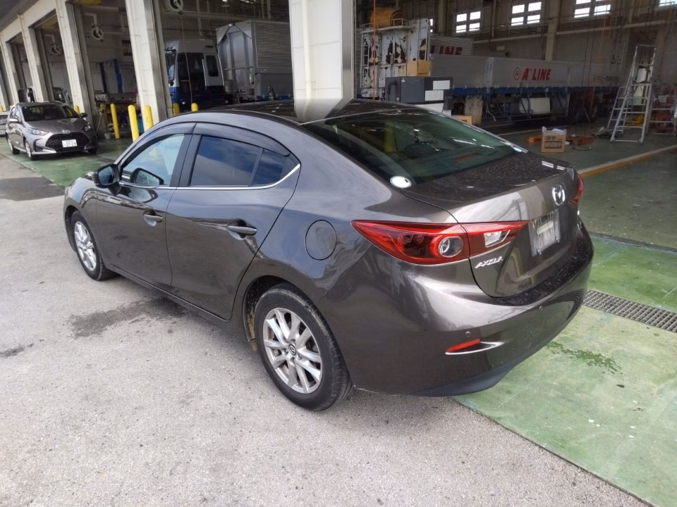 MAZDA AXELA