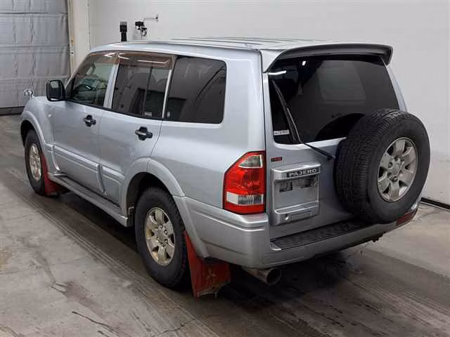 MITSUBISHI PAJERO