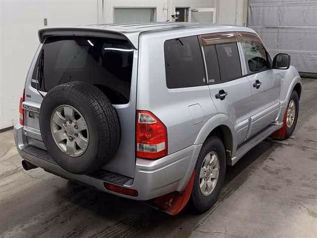 MITSUBISHI PAJERO