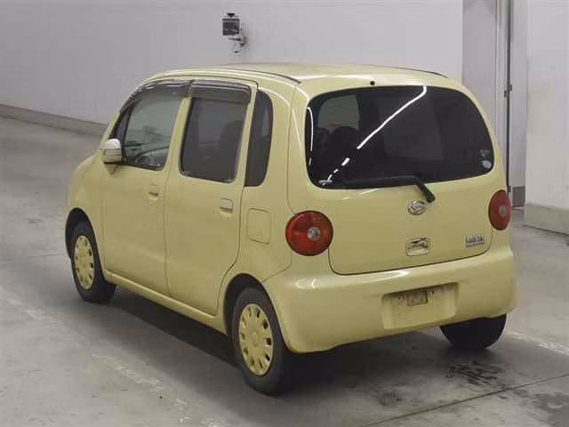 DAIHATSU MOVE LATTE