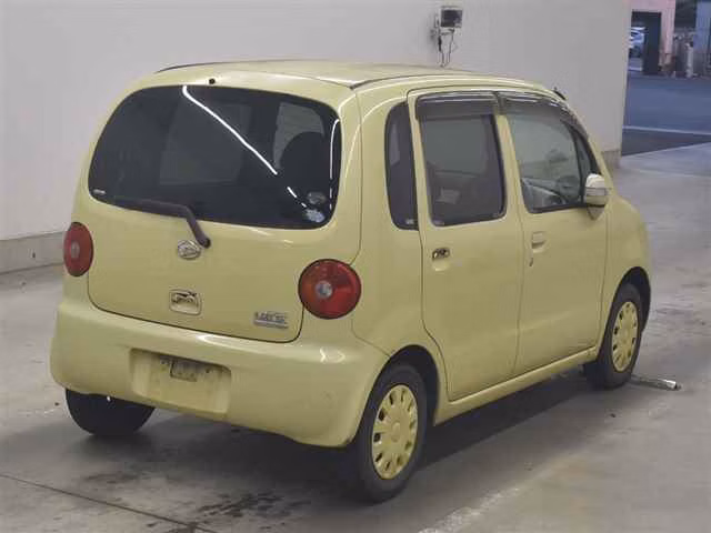DAIHATSU MOVE LATTE