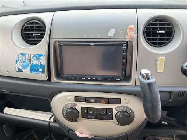 DAIHATSU MOVE LATTE
