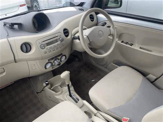 DAIHATSU ESSE