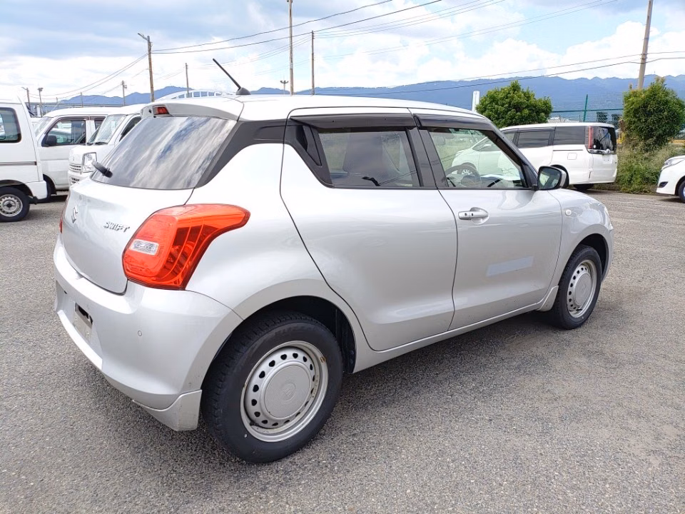 SUZUKI SWIFT