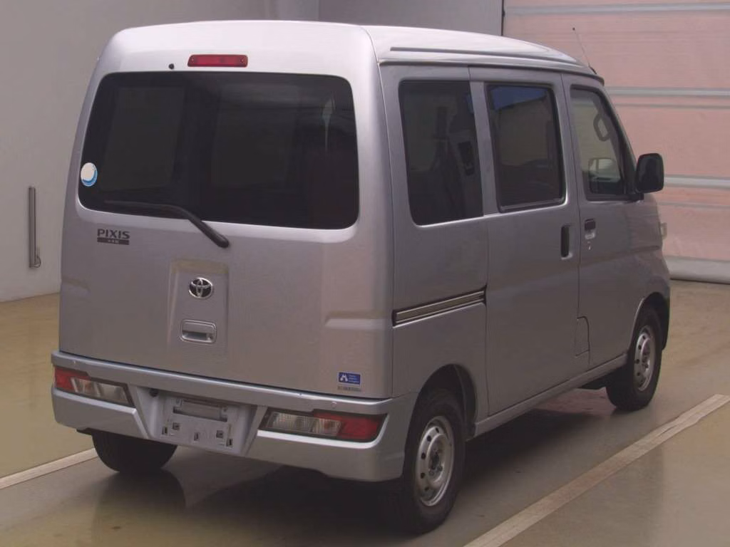 TOYOTA PIXIS VAN