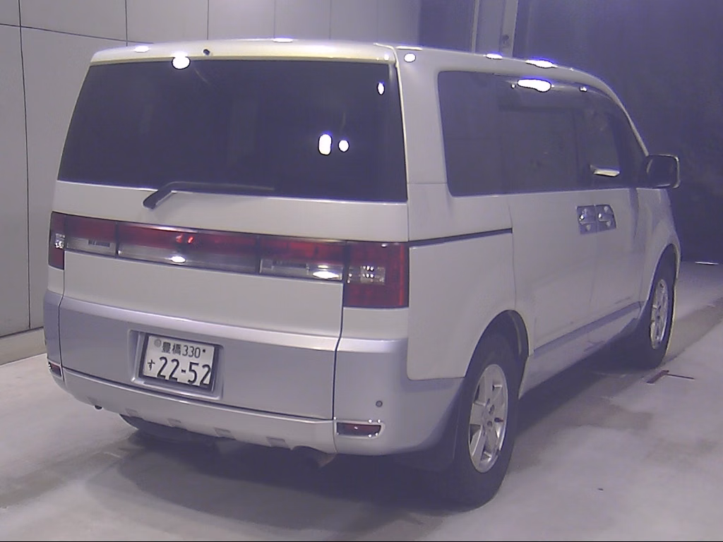 MITSUBISHI DELICA D:5