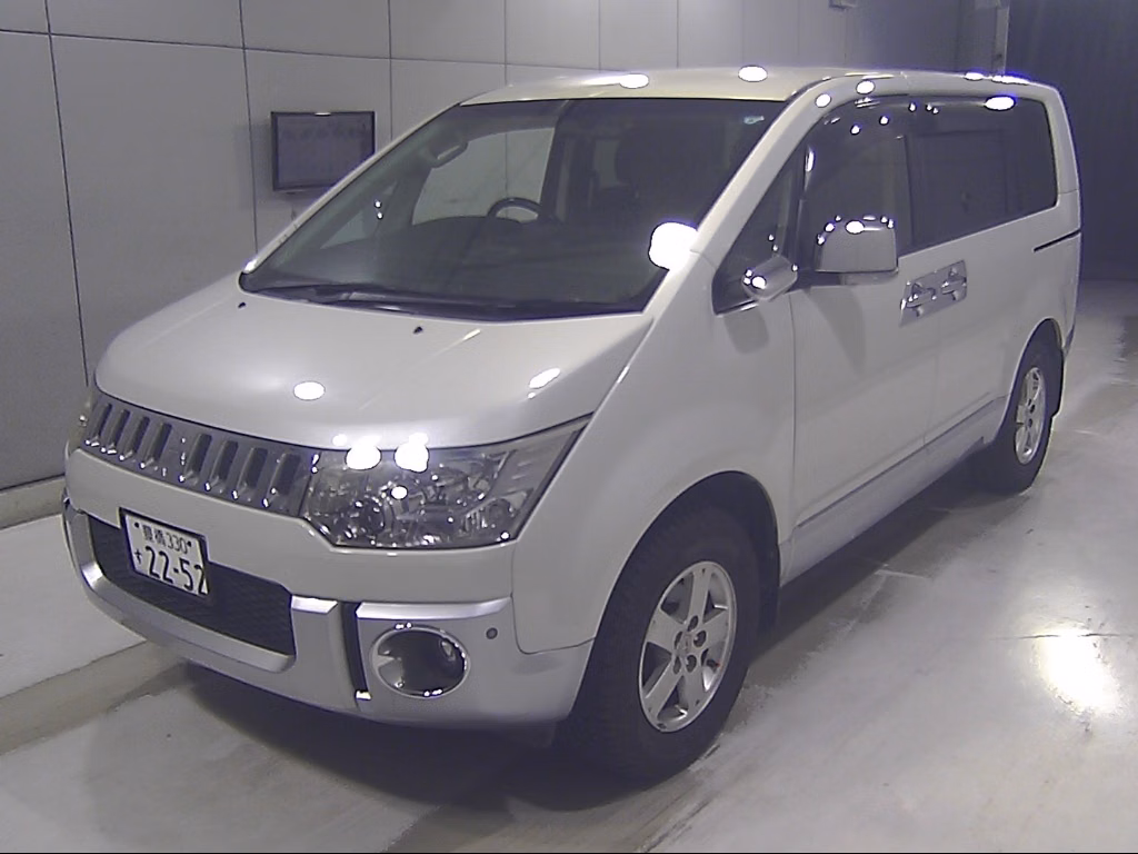 MITSUBISHI DELICA D:5