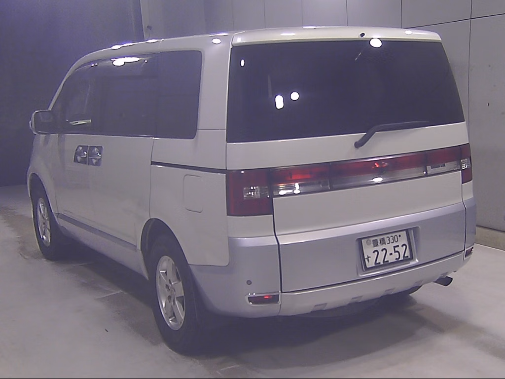 MITSUBISHI DELICA D:5