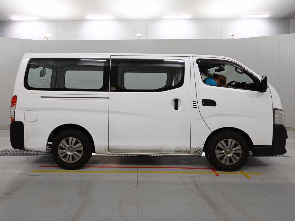 NISSAN NV350 CARAVAN