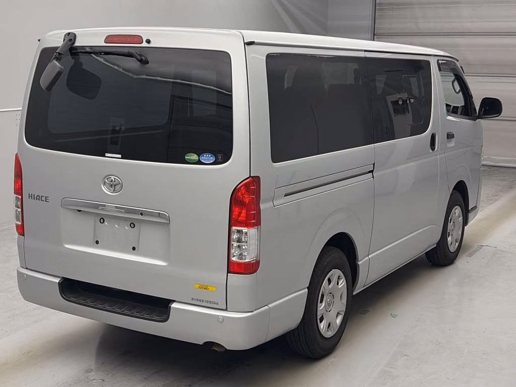 TOYOTA REGIUS ACE